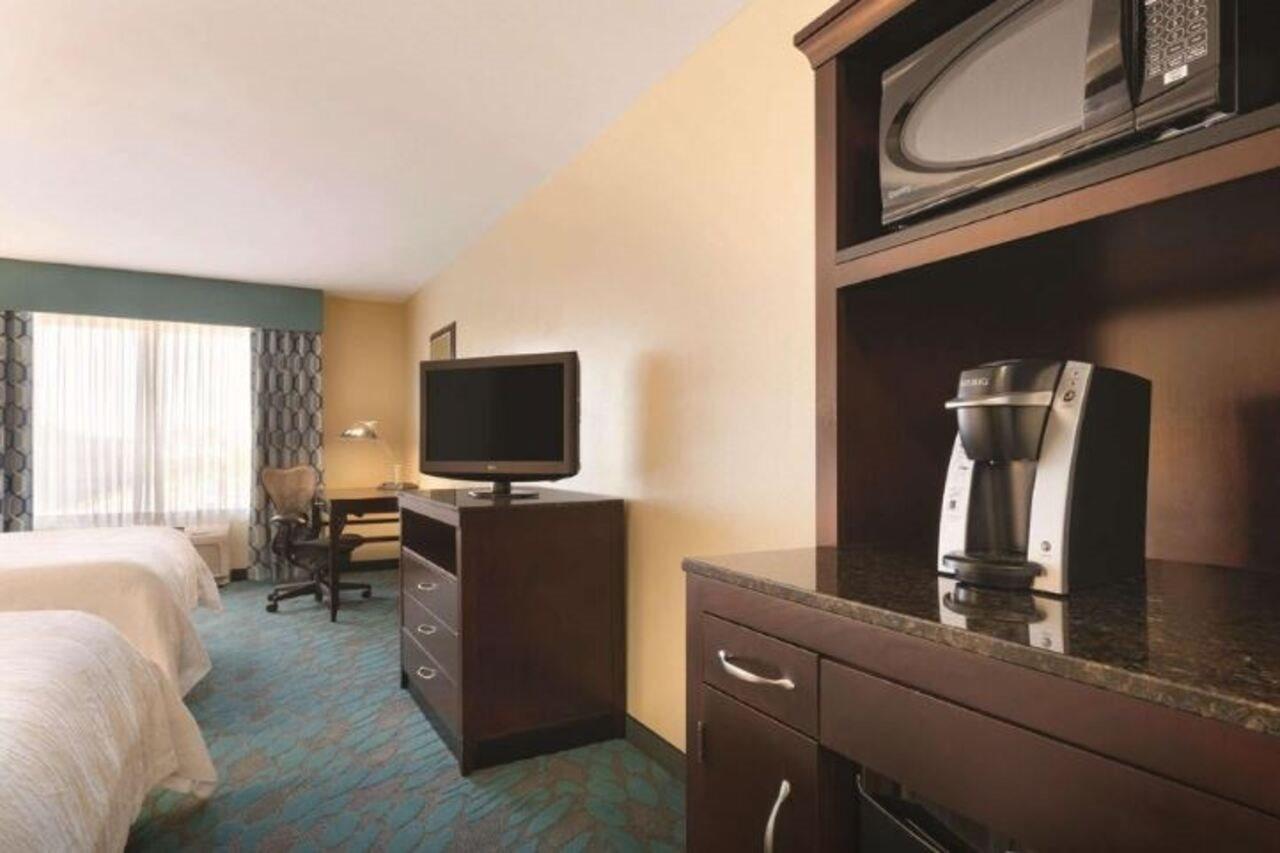 Hilton Garden Inn Fargo Ngoại thất bức ảnh
