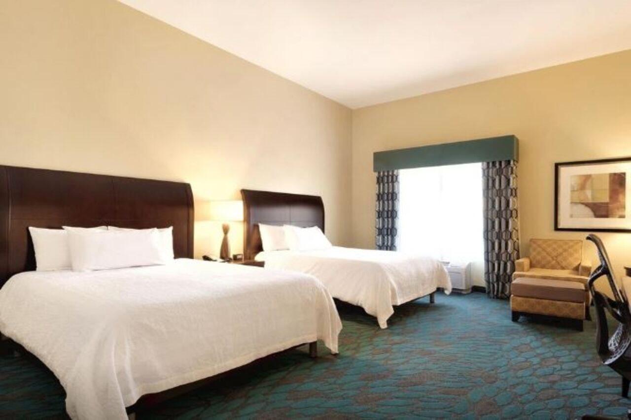 Hilton Garden Inn Fargo Ngoại thất bức ảnh