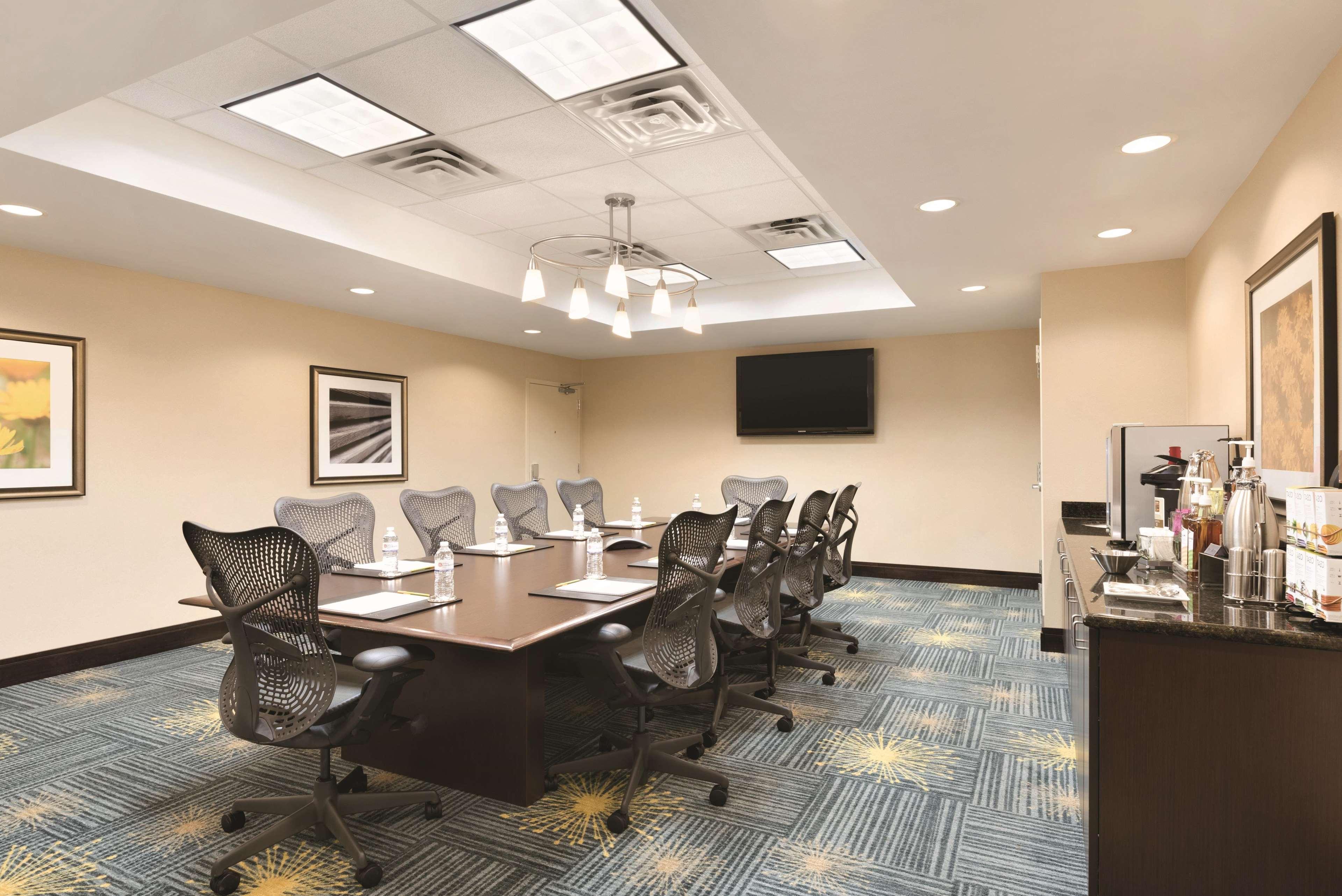 Hilton Garden Inn Fargo Ngoại thất bức ảnh