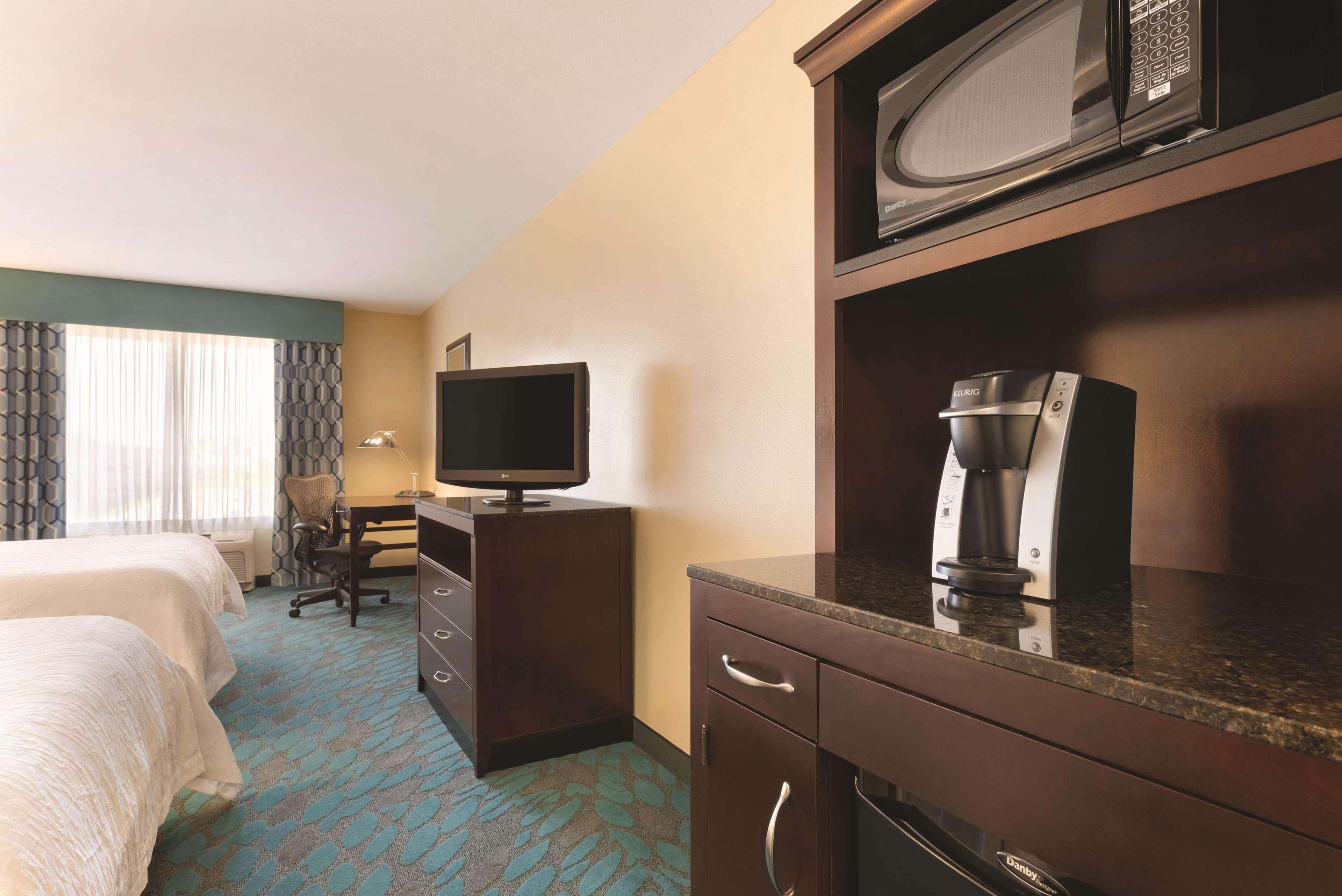 Hilton Garden Inn Fargo Ngoại thất bức ảnh