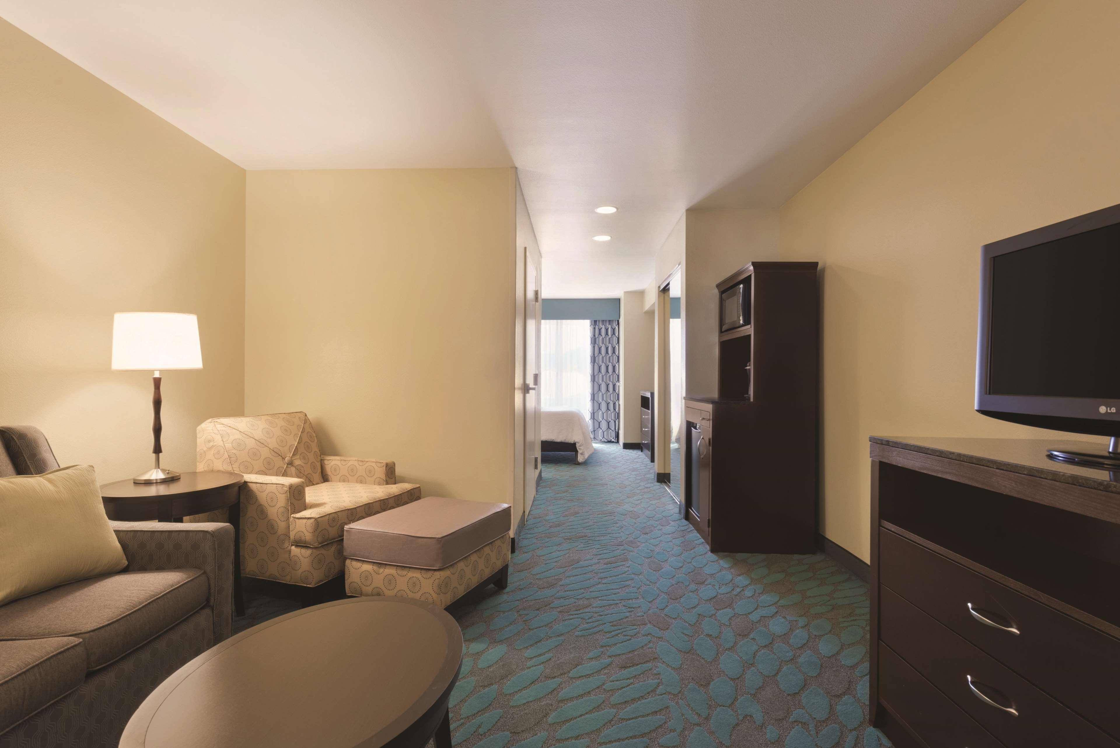 Hilton Garden Inn Fargo Ngoại thất bức ảnh