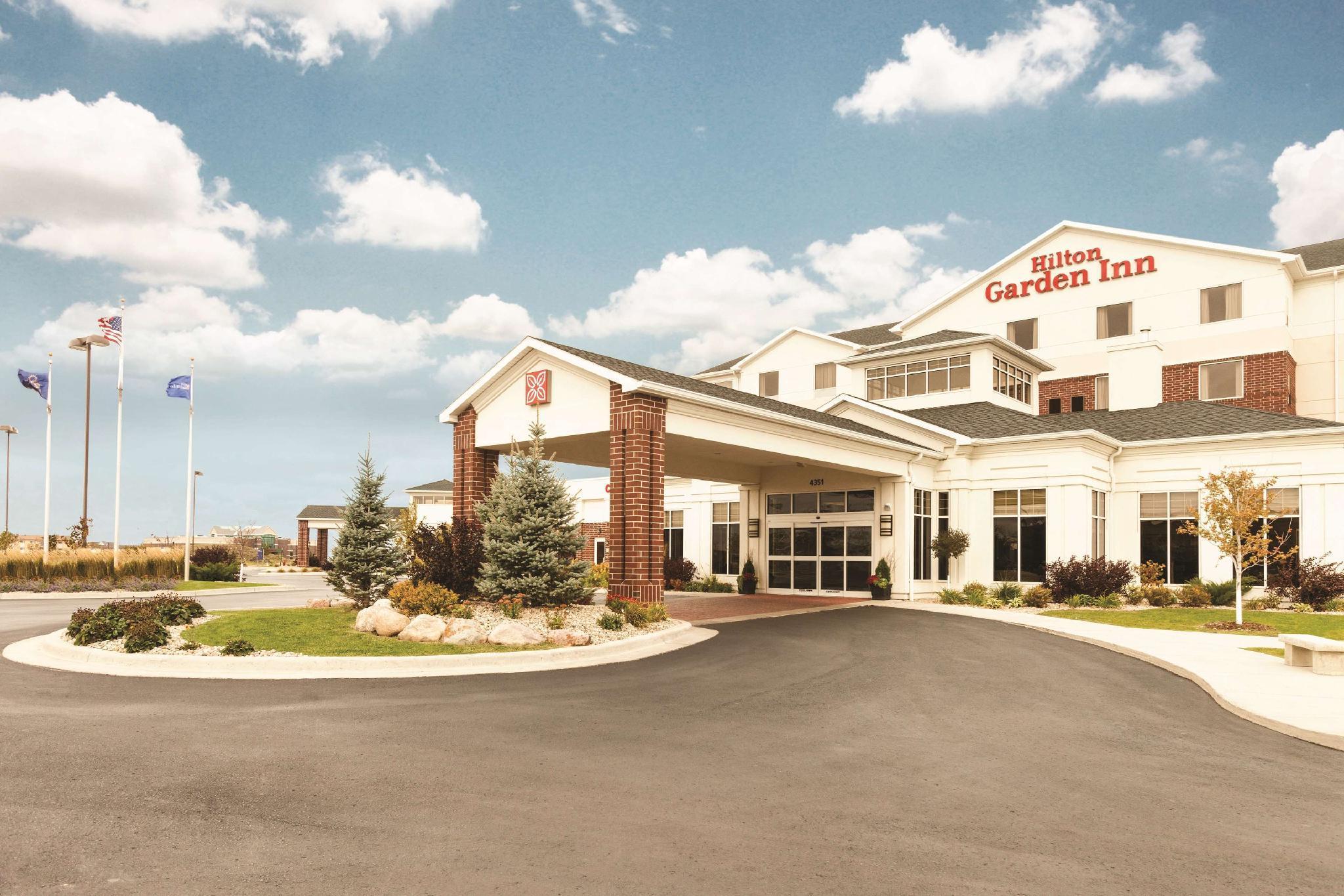 Hilton Garden Inn Fargo Ngoại thất bức ảnh