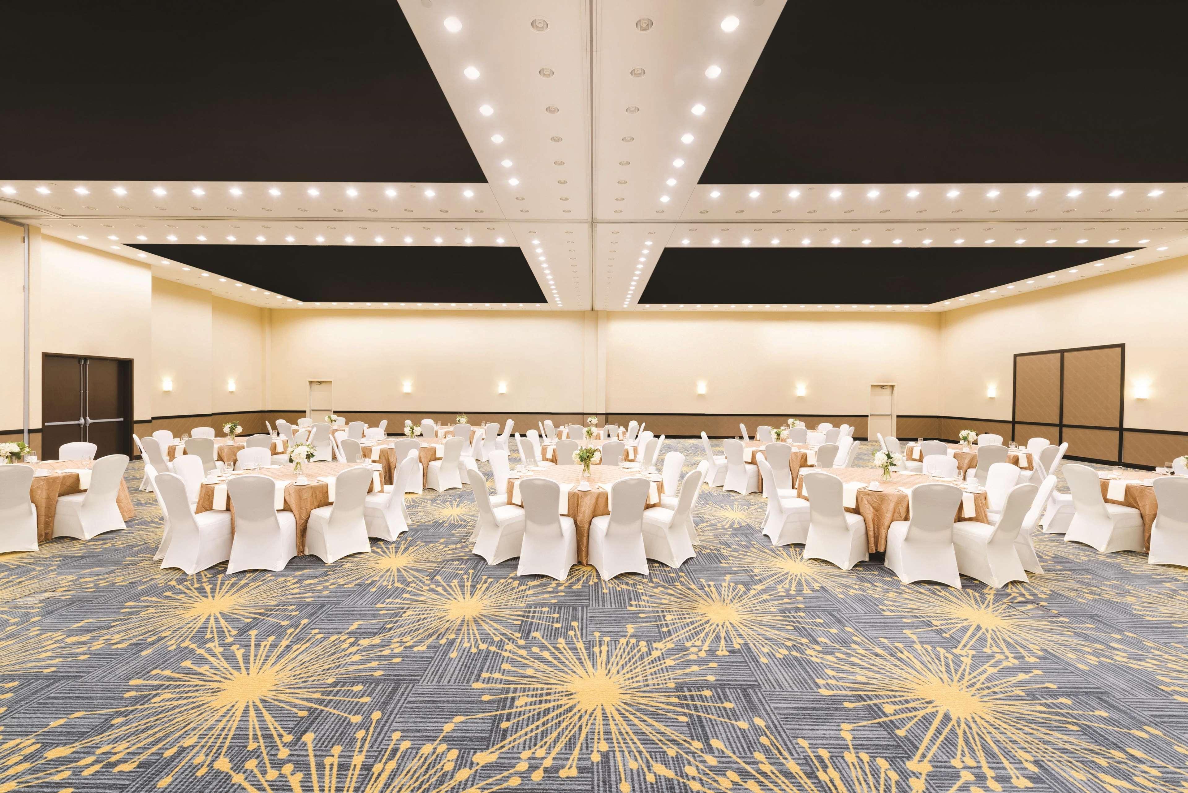 Hilton Garden Inn Fargo Ngoại thất bức ảnh