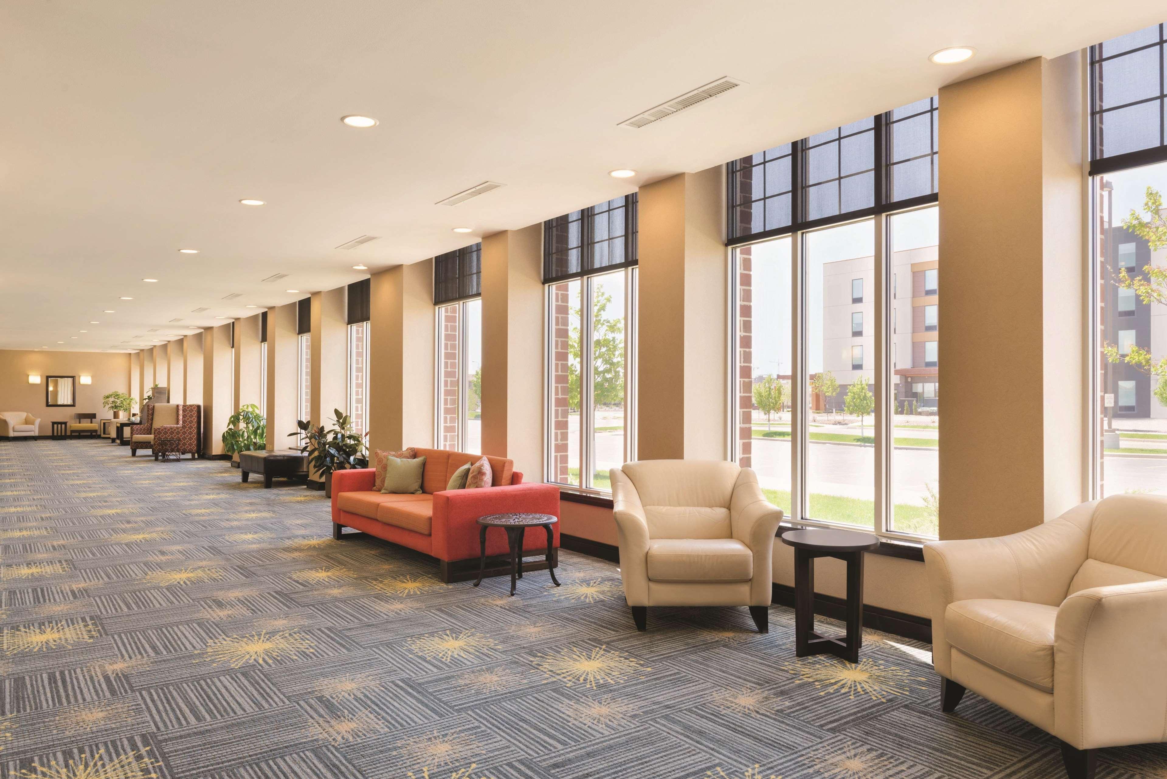 Hilton Garden Inn Fargo Ngoại thất bức ảnh