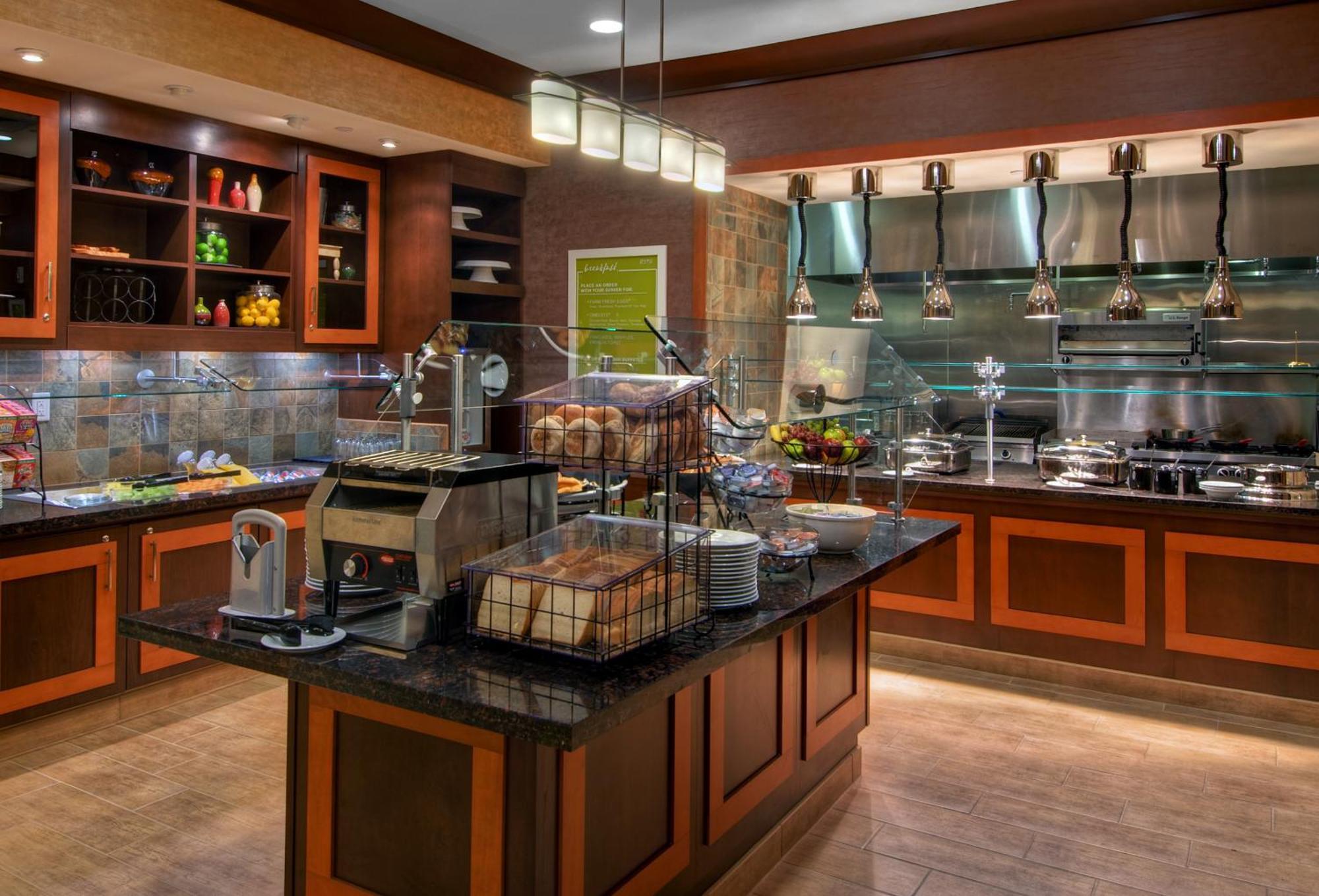 Hilton Garden Inn Fargo Ngoại thất bức ảnh