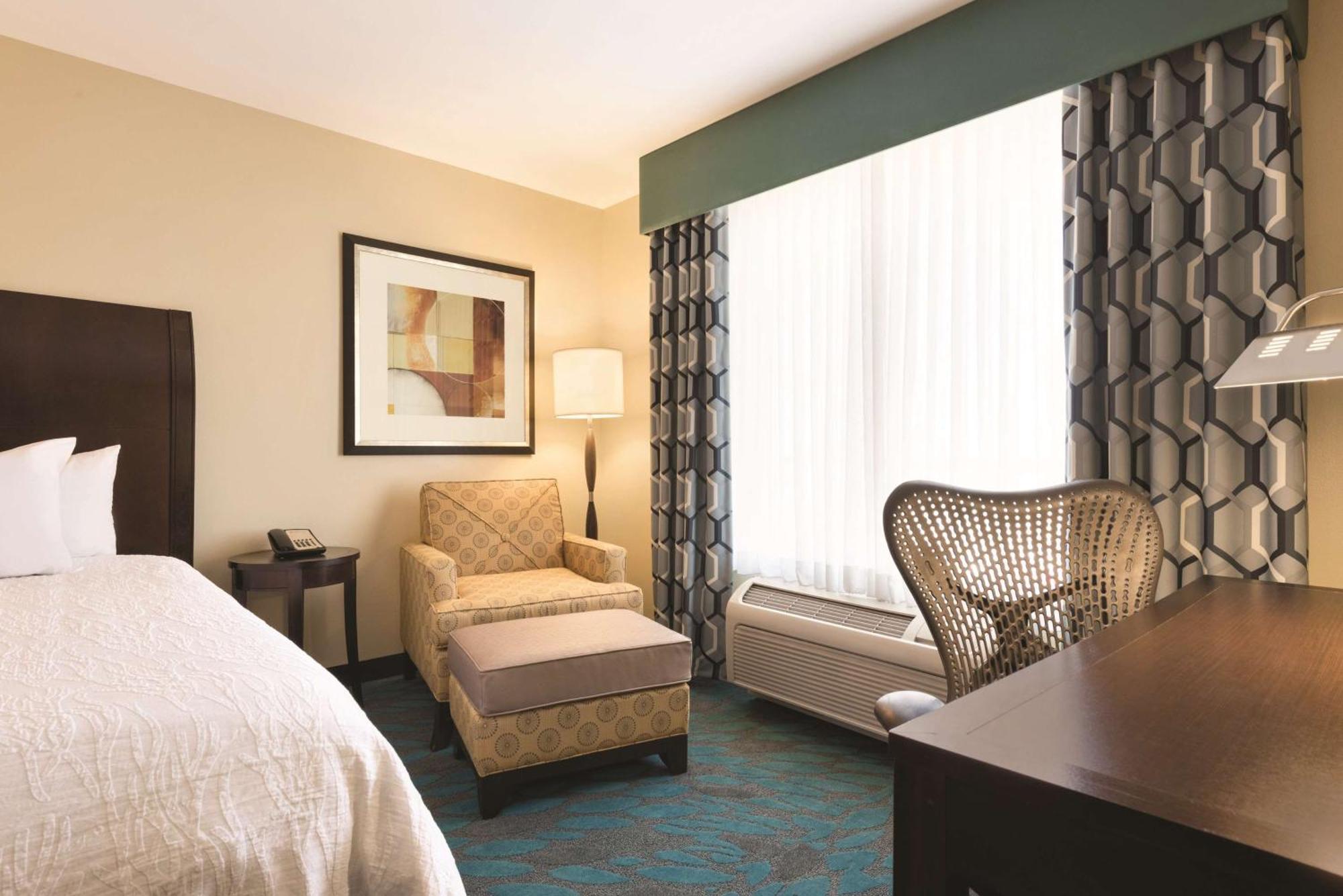 Hilton Garden Inn Fargo Ngoại thất bức ảnh