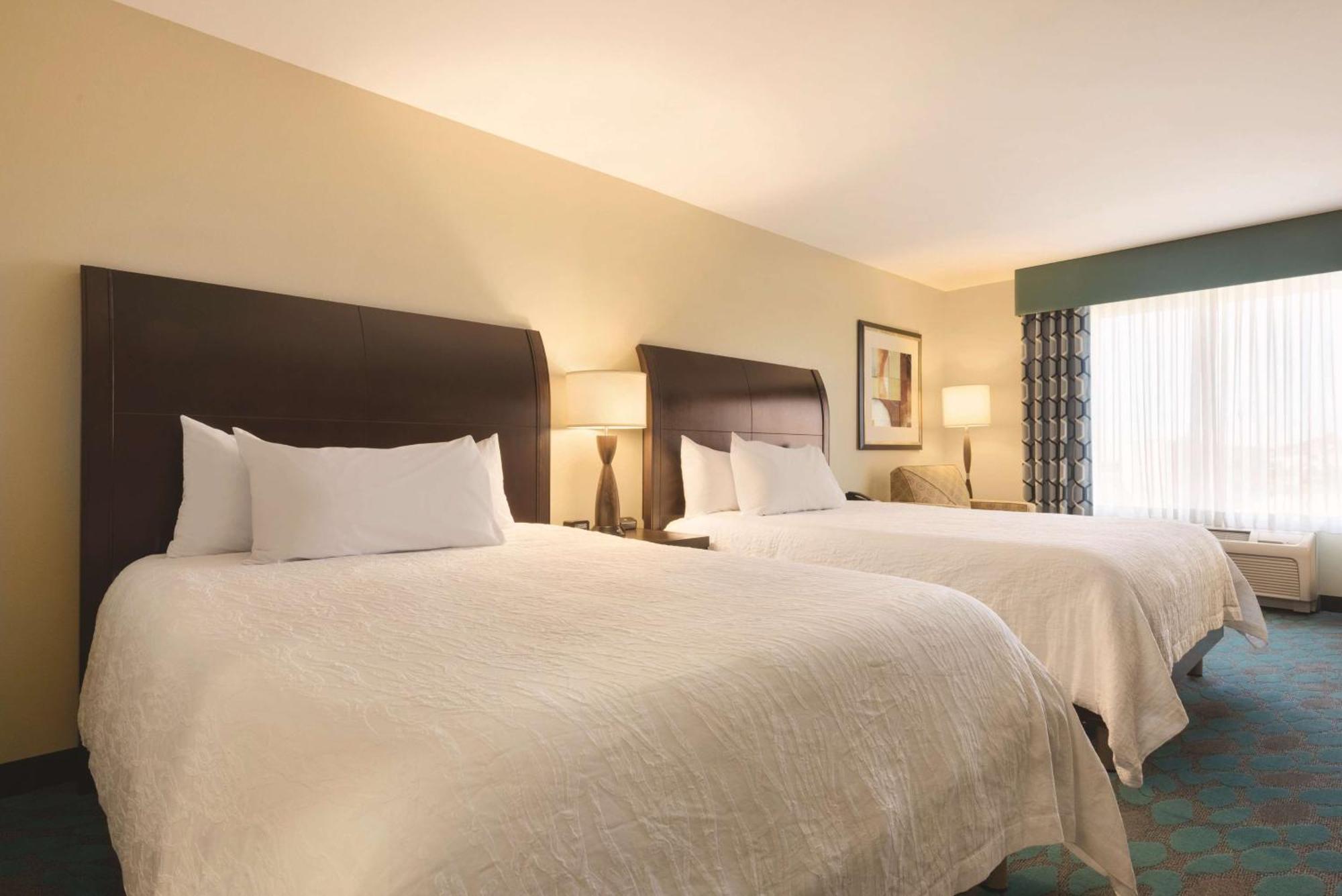 Hilton Garden Inn Fargo Ngoại thất bức ảnh
