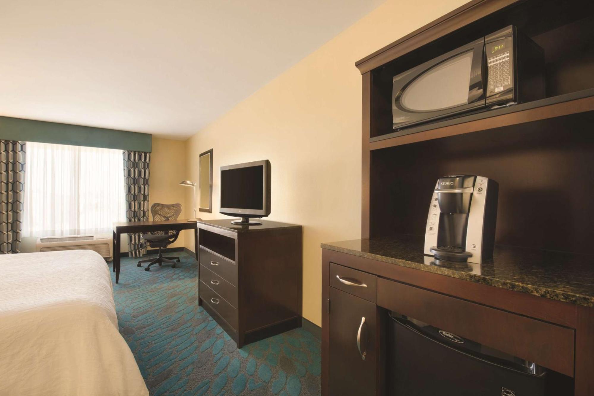 Hilton Garden Inn Fargo Ngoại thất bức ảnh