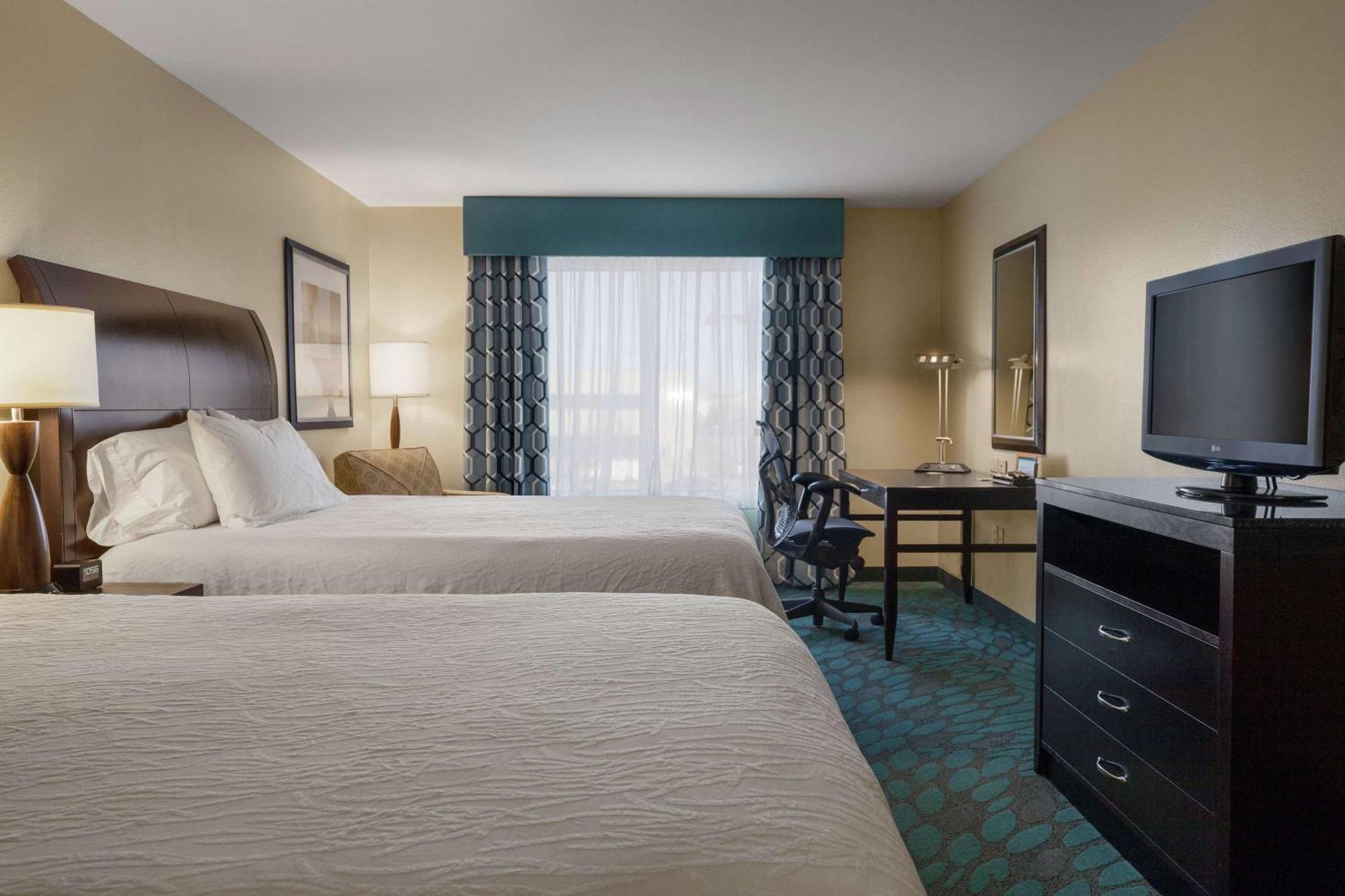 Hilton Garden Inn Fargo Ngoại thất bức ảnh