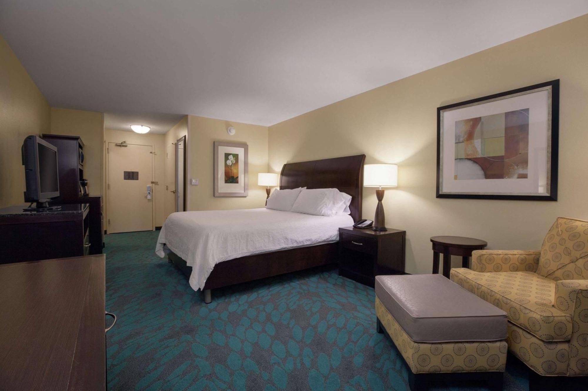 Hilton Garden Inn Fargo Ngoại thất bức ảnh