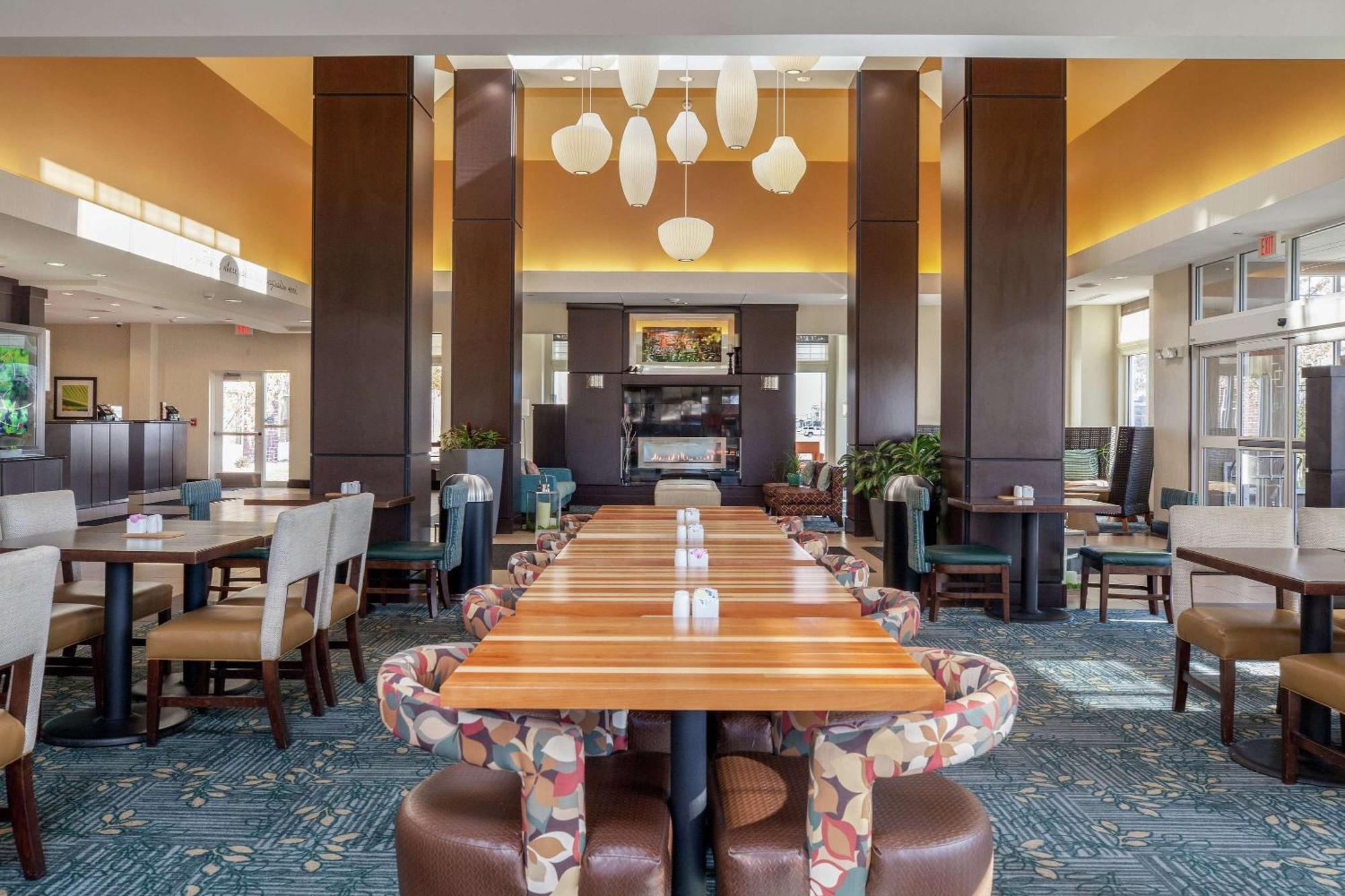 Hilton Garden Inn Fargo Ngoại thất bức ảnh